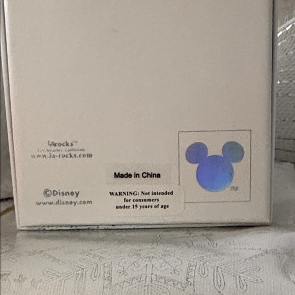 Disney Moana Gold Keychain - Picture 2 of 4